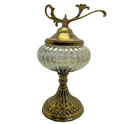 شکلات خوری زیبا با دسته منحنی و شیک برای استفاده دکوری