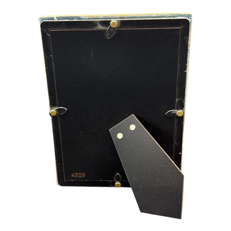 قاب عکس مدل 4528 (3) قاب عکس شیک و مجلل با تزئینات گلدار و حاشیههای آینهای