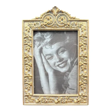 قاب عکس مدل 2058 با طراحی کلاسیک و تزئینات طلایی