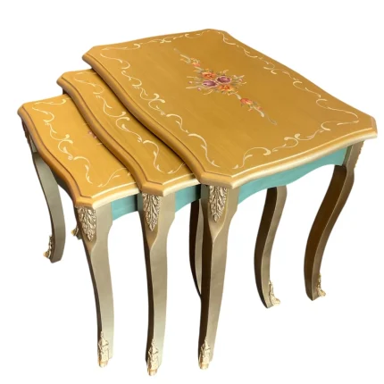 مجموعه میزهای عسلی تمام چوبی با طراحی طلاکوب و منبت‌کاری زیبا