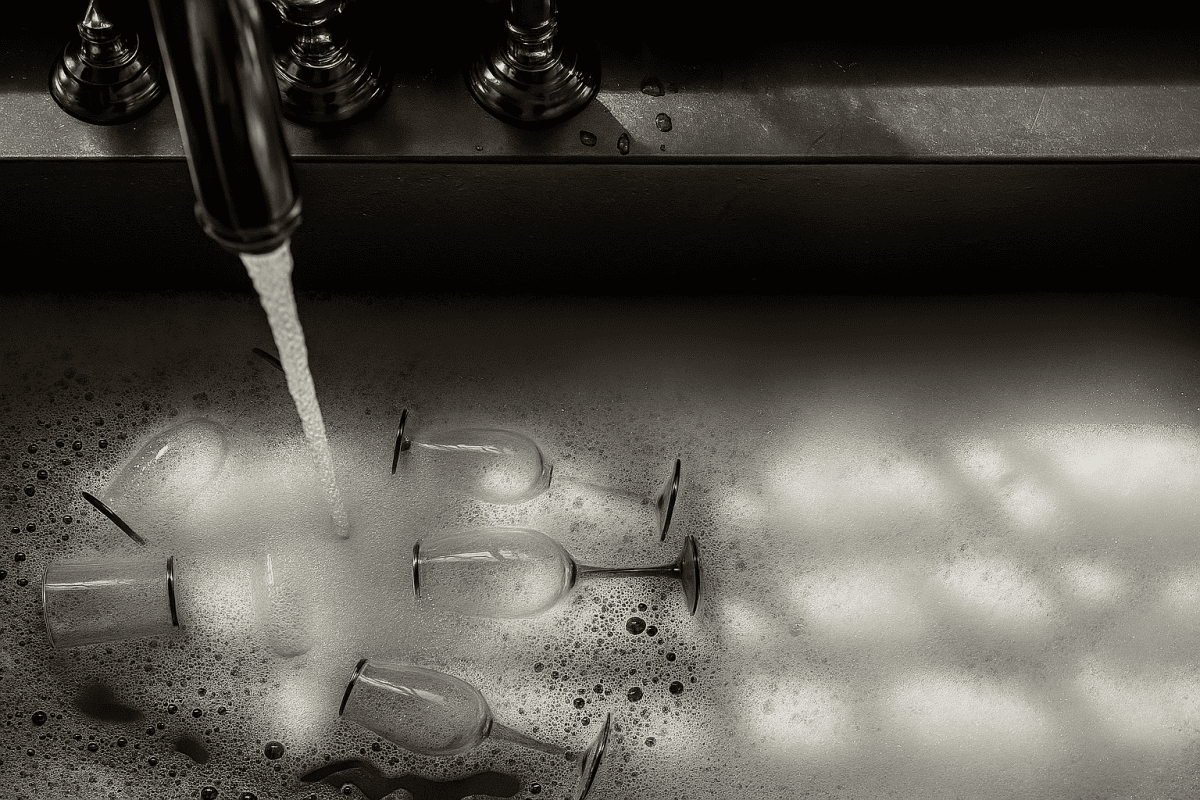 روش شستشو و نگهداری سرویس کریستال برای درخشندگی همیشگی