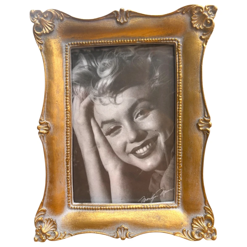 f850f2905b7c3ba22c1f8f6f56437f31e977b0ec_1760547070 قاب عکس رومیزی کد 2014 با پایه مقاوم و فرم مستطیلی