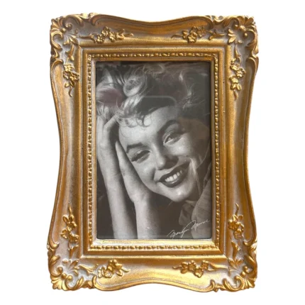 قاب عکس رومیزی کد ۲۰۱۱ با پایه‌ مقاوم و فرم مستطیلی