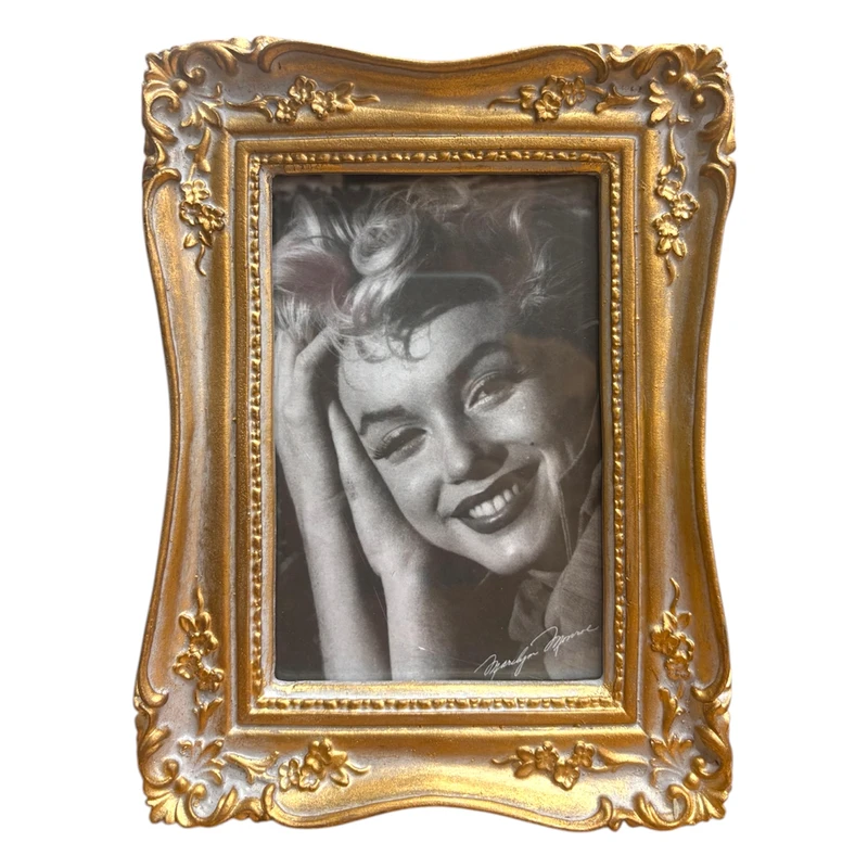 قاب عکس کد ۲۰۱۱ (2) قاب عکس رومیزی کد ۲۰۱۱ با پایه مقاوم و فرم مستطیلی