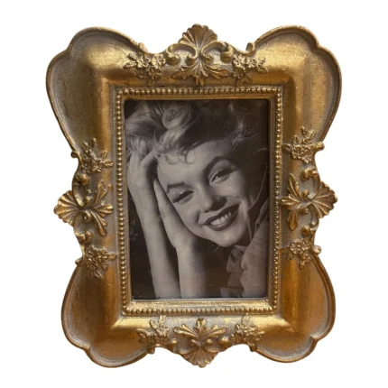 قاب عکس فلزی کد ۳۰۲۴ مناسب برای عکس‌های پرتره و رومیزی