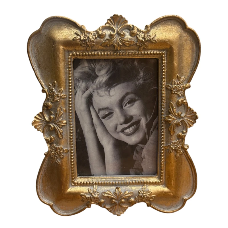 قاب عکس کد ۳۰۲۴ (2) قاب عکس فلزی کد ۳۰۲۴ مناسب برای عکسهای پرتره و رومیزی